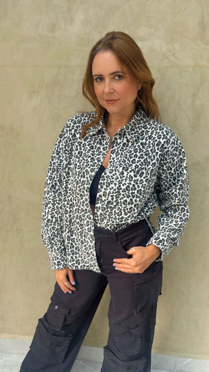 Camisa Leopardo Aaron and Amber